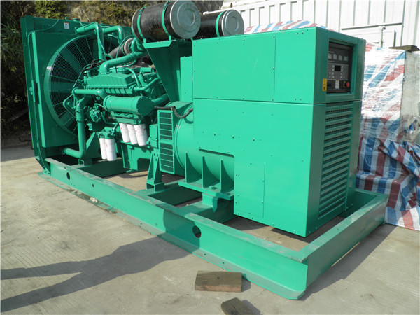 宁晋发电车出租-柴油发电机散热器怎样散热