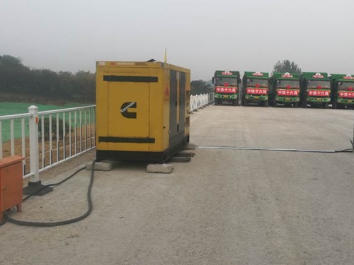 宁晋电力系统的稳定性和设备兼容性如何影响发电机组的频率规格？