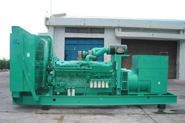 宁晋工厂发电机应急发电时如何更准确地检查发电机状态？